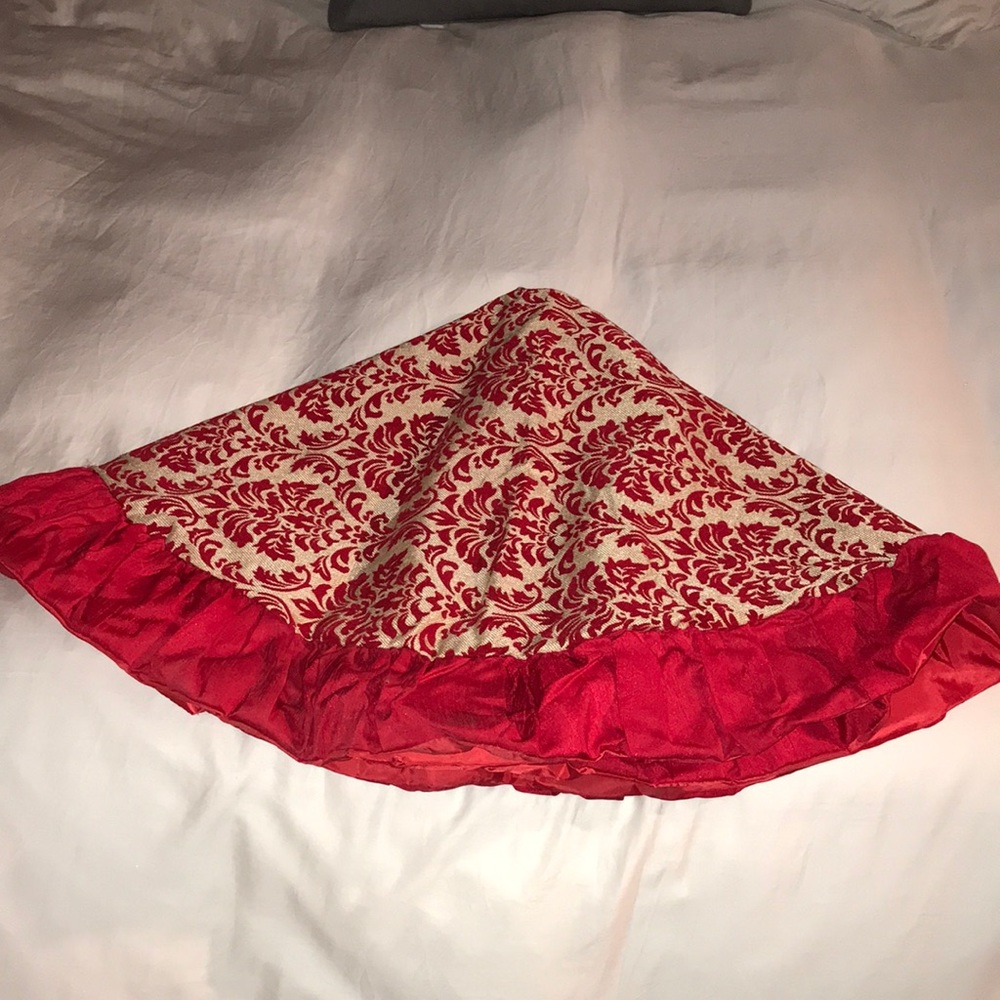 Tree skirt